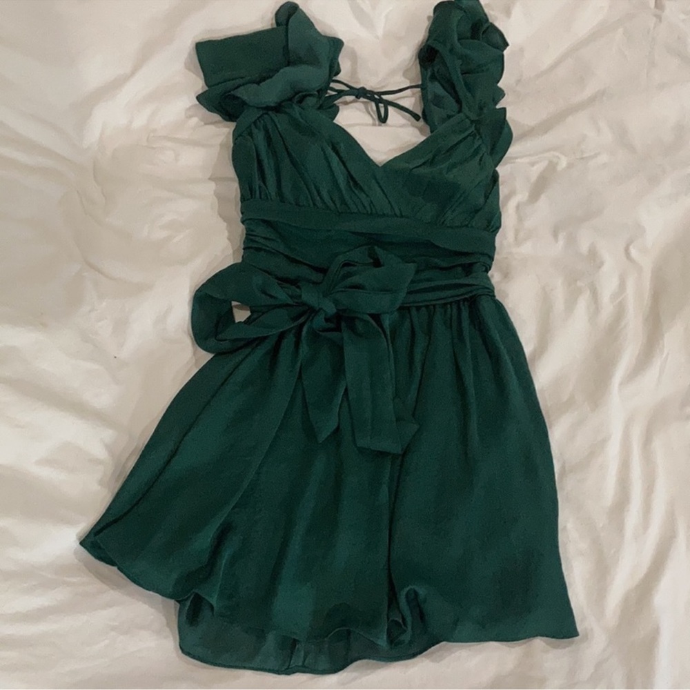 Lola Ruffle Shoulder Ruched Dress Small - Picture 12 of 14